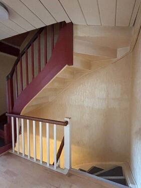 Holztreppe im Haus - 