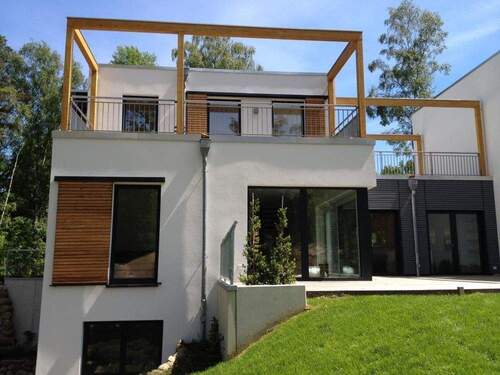 Ansicht mit Terrasse 1 - Einfamilienhaus mit 249,00 m&sup2; in Buchholz in der Nordheide zur Miete