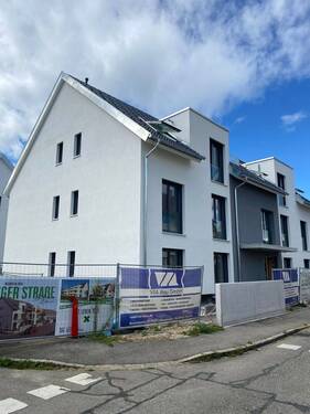 Hausansicht - ERSTBEZUG! 3 Zimmer Dachgeschoss-Wohnung in Toplage von Weil am Rhein-Altweil