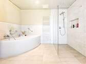 Badezimmer mit Bidet, Dusche und Wanne - 