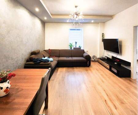 Ansprechendes, zentrales Wohnzimmer - 4 Zimmer Etagenwohnung zur Miete in Damflos