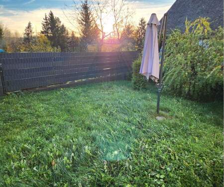 Für die Mieter nutzbarer, umzäunter Garten - 