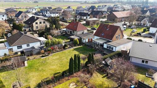 Garten + Außenansicht - 7 Zimmer Einfamilienhaus in Königslutter (Lauingen)