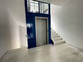 Treppenhaus mit Lift - 