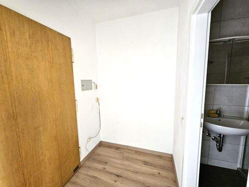 Flur - 1 Zimmer Etagenwohnung zur Miete in Vellmar