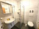 Bad mit Dusche - 