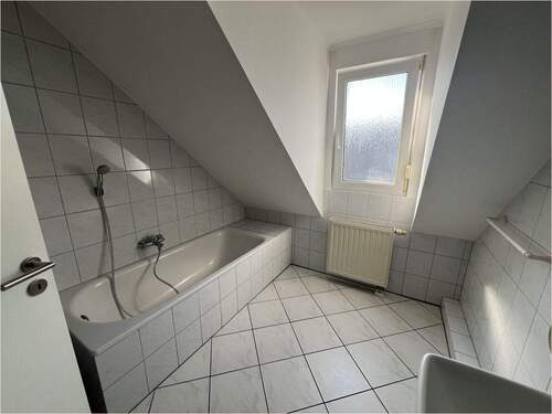 Badezimmer - 2 Zimmer Etagenwohnung zur Miete in Aachen / Eilendorf