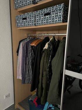 Schrank innen li Seite.jpeg - 