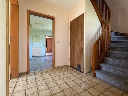 Treppe ins Obergeschoss - 