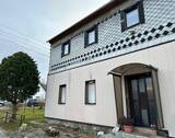 Vorderansicht Gebäude Hauseingang - 9 Zimmer Mehrfamilienhaus, Wohnhaus zum Kaufen in Königswalde