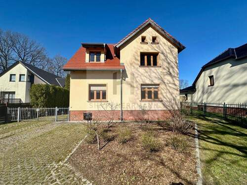 Vorgarten - Sensationell diese Lage, diese Qualität