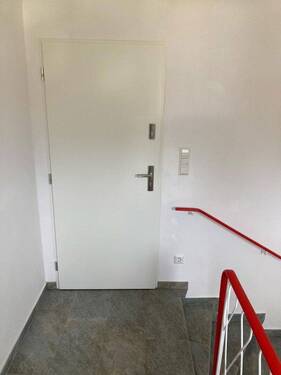 Wohnungstür - 2 Zimmer Etagenwohnung in Wolfsburg