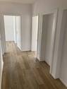 Flur Blickrichtung Zimmer 1 - 