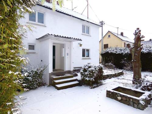 Hausansicht (Winter) - 4 Zimmer Einfamilienhaus zur Miete in Weingarten
