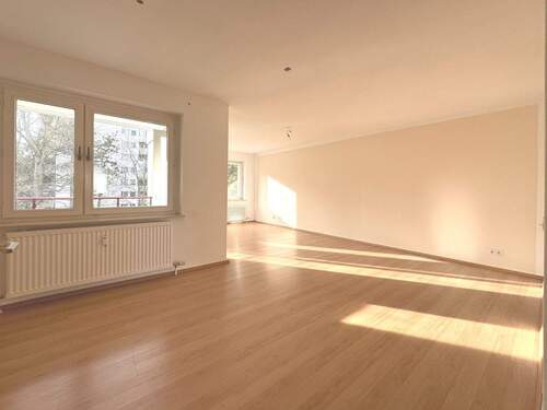 Wohnbereich - 2 Zimmer Etagenwohnung zum Kaufen in Berlin