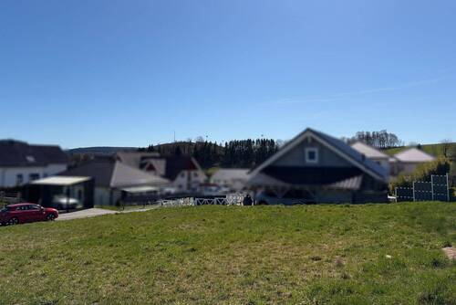 Ansicht des Grundstücks - Baugrundstück in sonniger Lage!