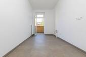 Küche mit Balkonzugang - Etagenwohnung mit 53,00 m&sup2; in Leipzig zum Kaufen