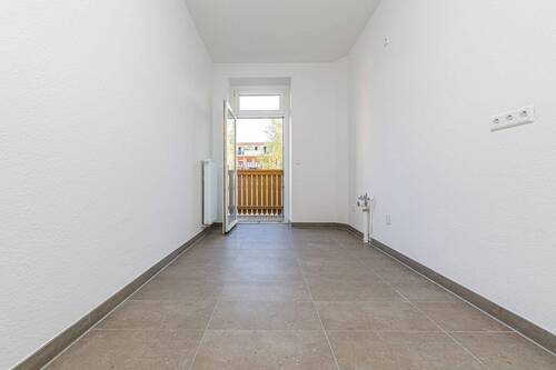 Küche mit Balkonzugang - Etagenwohnung mit 53,00 m&sup2; in Leipzig zum Kaufen