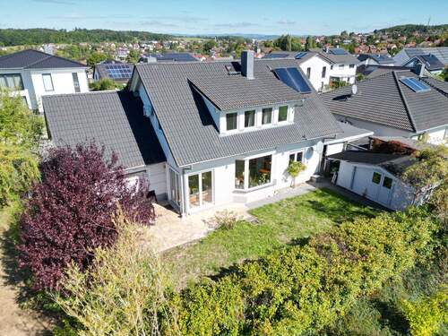 Gartenansicht - Selten! Bezauberndes modernes Einfamilienhaus (Bj. 2012) plus sep. Maisonette-Haus in guter Lage!