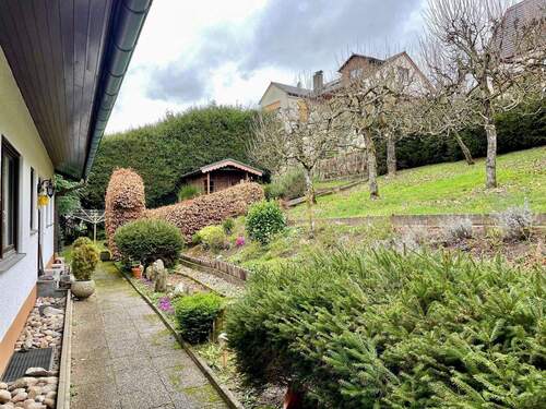 Gartendetail - Einfamilienhaus mit 195,00 m² in Binau zum Kaufen