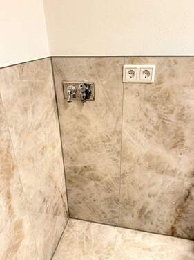 Bad/Waschmaschinenanschl. - 