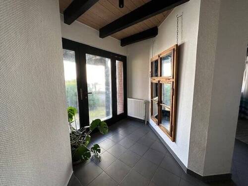 Eingangsbereich.jpg - 5 Zimmer Mehrfamilienhaus, Wohnhaus in Neu-Anspach