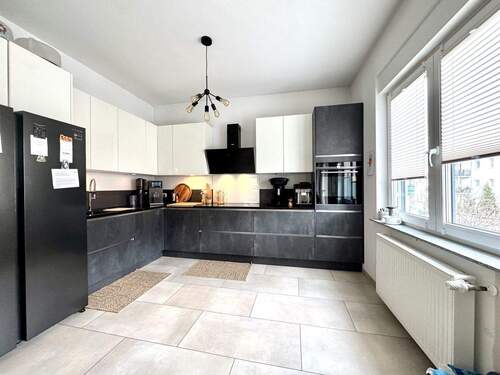 OG Küche - 8 Zimmer Mehrfamilienhaus, Wohnhaus zum Kaufen in Ludwigshafen