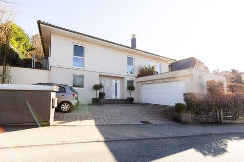 Frontansicht - 3 Zimmer Einfamilienhaus zum Kaufen in Königstein im Taunus