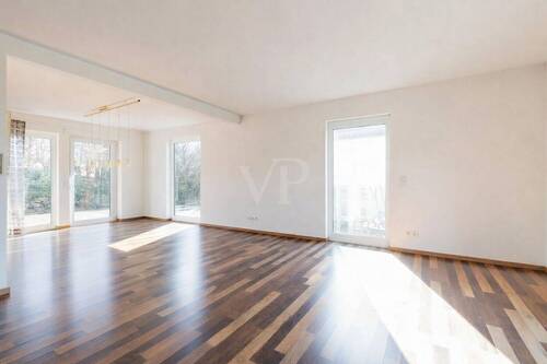 Wohn und Essbereich (unmöbliert) - 3 Zimmer Einfamilienhaus in Königstein im Taunus