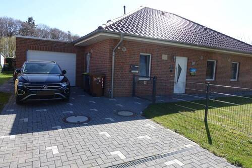 Vorderansicht - Barrierefreier Bungalow mit Garage in Engeln