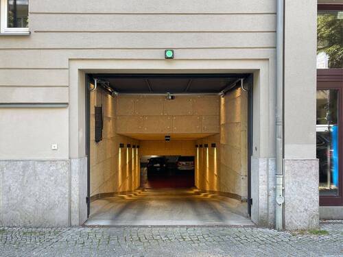 Ein- und Ausfahrt - Etagenwohnung in Berlin