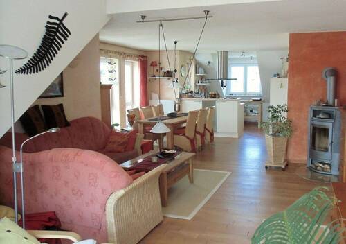 Wohnzimmer mit Kamin - 3 Zimmer Etagenwohnung in Vallendar