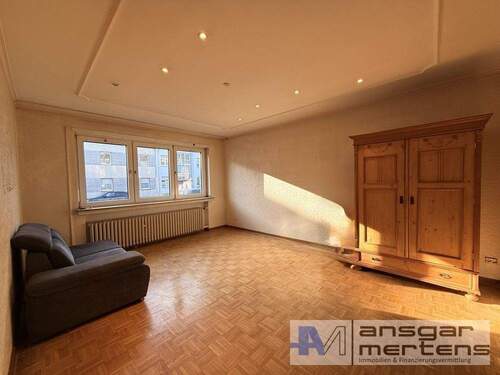 Wohnzimmer - Mehrfamilienhaus, Wohnhaus mit 123,40 m&sup2; in Mönchengladbach / Heyden zum Kaufen