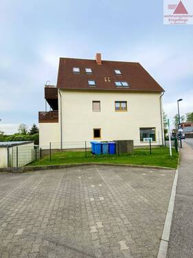 Seitenansicht - Etagenwohnung mit 58,80 m² in Oelsnitz/Erzgebirge zum Kaufen