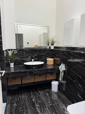 Bad mit Dusche - 