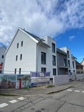 Hausansicht - ERSTBEZUG! 3-Zimmer Dachgeschoss-Wohnung in Toplage von Weil am Rhein-Altweil