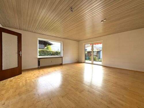 heller Wohnbereich mit Zugang zur Terrasse - Doppelhaushälfte mit 97,60 m² in Murnau am Staffelsee zum Kaufen