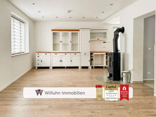 Offener Küchen- und Essbereich - Einfamilienhaus mit viel Potential l EBK inkl. l Kamin