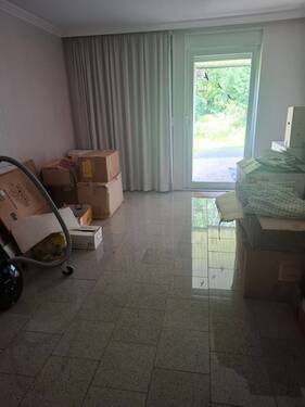 1. Zimmer im EG - Mehrfamilienhaus, Wohnhaus in Moers