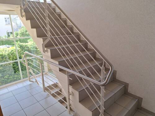 Treppenhaus - 2 Zimmer Etagenwohnung in Greifswald