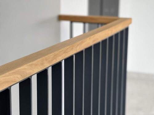 Treppengeländer mit Holzhandlauf - 