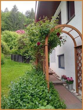 Blick in den Garten - 1 Zimmer Etagenwohnung in Bad Peterstal-Griesbach / Bad Griesbach