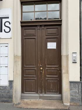 Hauseingang - Gewerbeobjekt (Büro, Produktion, Verkauf) in Zwickau zum Kaufen