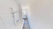 Bad mit Wanne - 3 Zimmer Etagenwohnung in Chemnitz