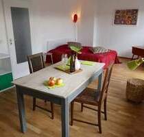Möbliert: Terrasse+Wunderschön+gerade Wände:1 12 Zim. TH + FH + FLUGHAFEN + ZENTRUM gut erreichb - Köln Kalk
