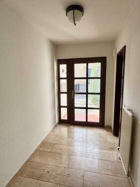 Dielenbereich - 4 Zimmer Doppelhaushälfte in Gaiberg