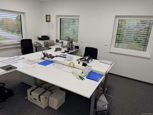 Bürozimmer 1 - Büro mit 48,00 m&sup2; in Schiffweiler zur Miete