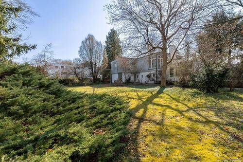 herrliches Grundstück - 