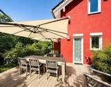 Großzügiger Terrassenbereich für Essen, Sonne und - 