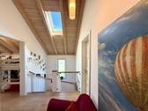 Offene Galerie im Obergeschoss mit Tageslicht und - 